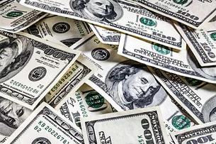 O dólar sob ameaça: como estratégia econômica de Trump pode desvalorizar a moeda
