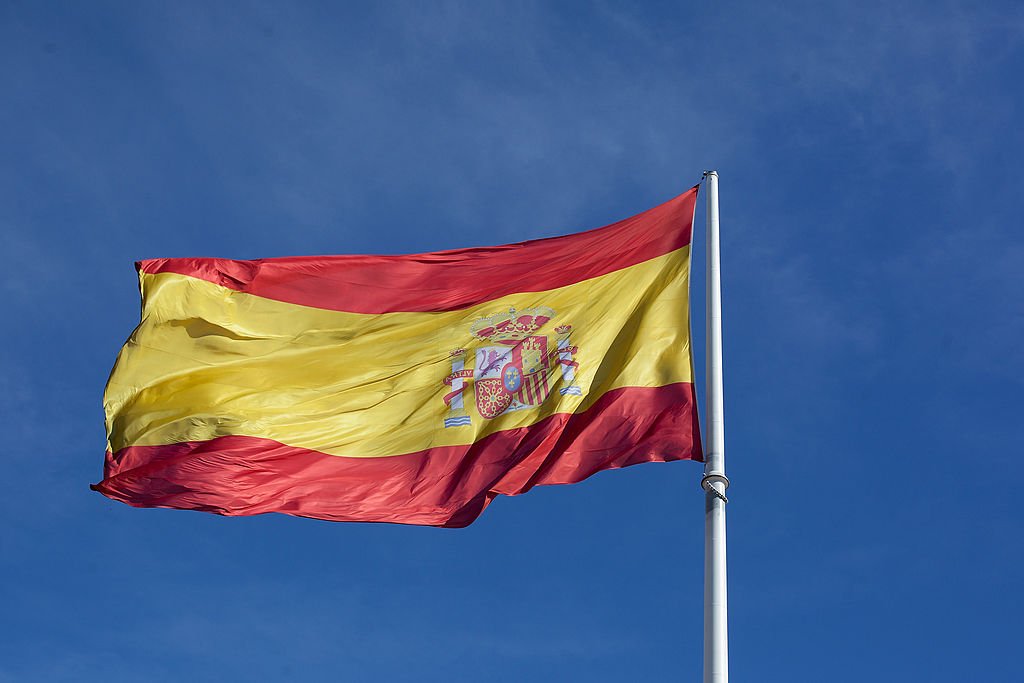Espanha proíbe registro de bebês nascidos por barriga de aluguel no exterior
