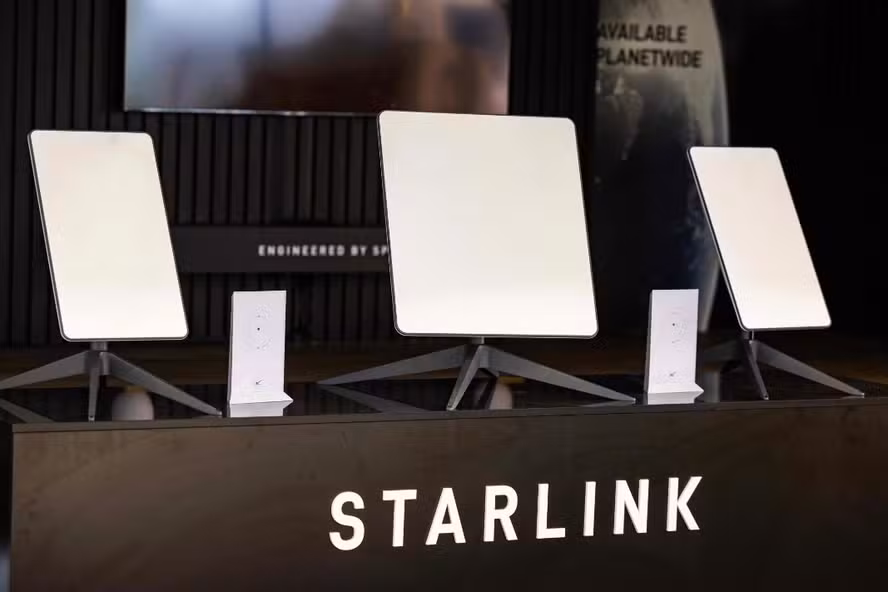 Corrida espacial digital: Starlink domina mercado, mas concorrência se arma com bilhões em órbita
